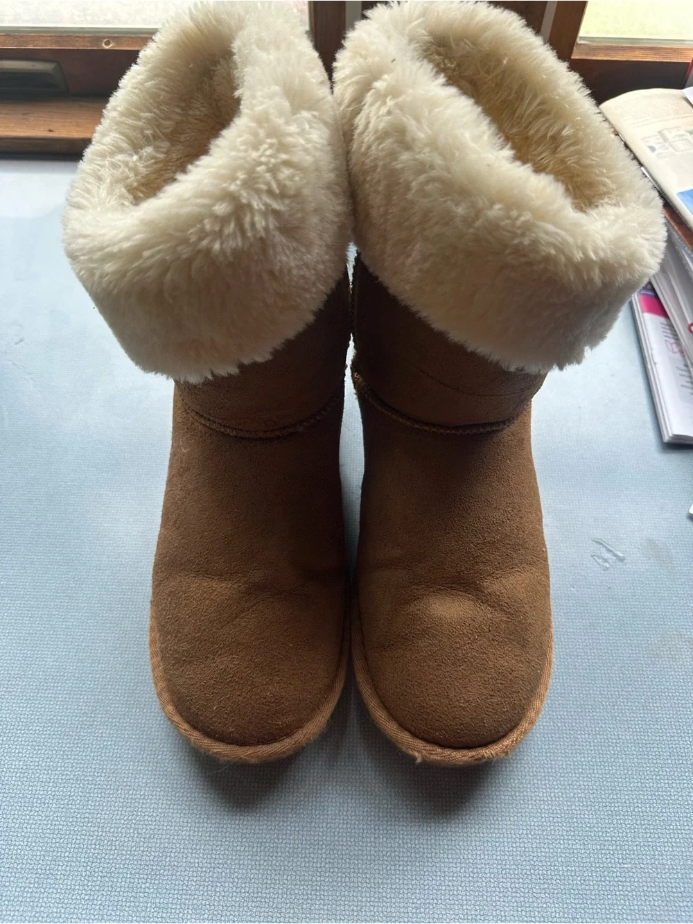 Cozy Winter Shearling-Lined Brown Boots